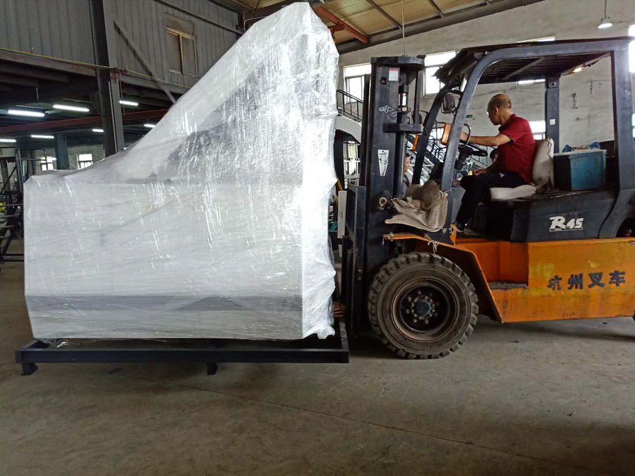 YB1650E automatic flute laminator to Gujrat,India Wenzhou Youbond